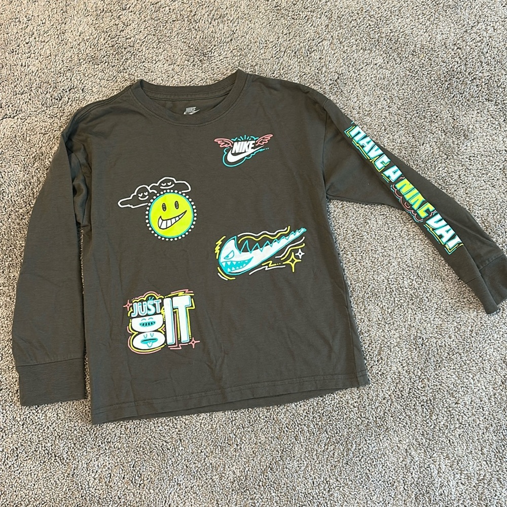 Nike long sleeve shirt